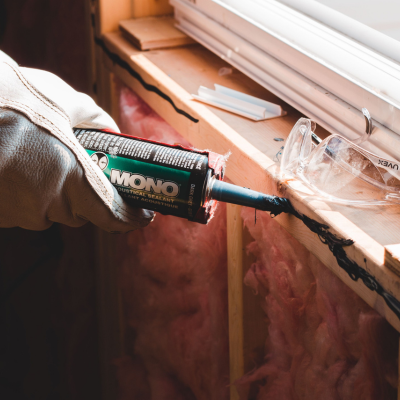 Silicone Application & Sealing Cladding Worker