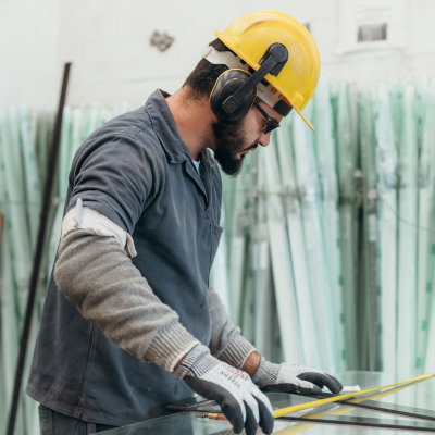 Glass Installation Worker, Dubai
